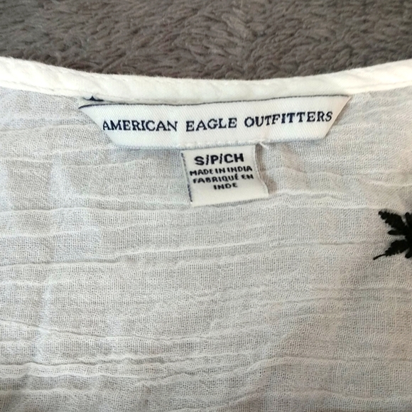 American eagle outfitters top, size small - Picture 3 of 3
